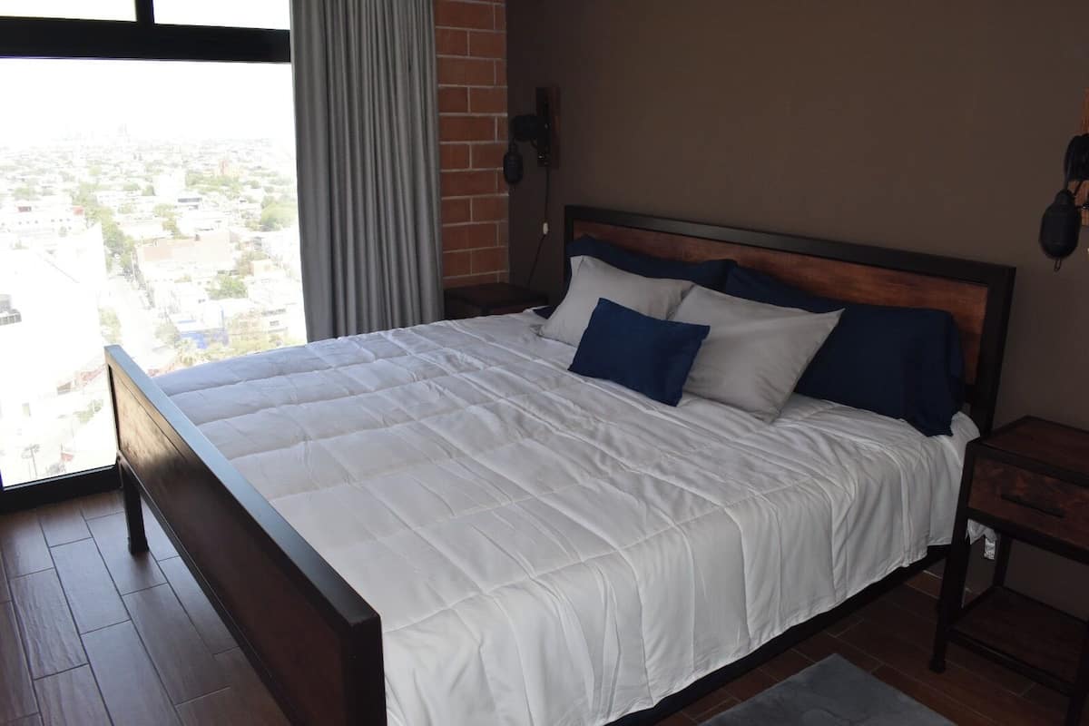 Wifi gratis, decoración personalizada y muebles diferentes 