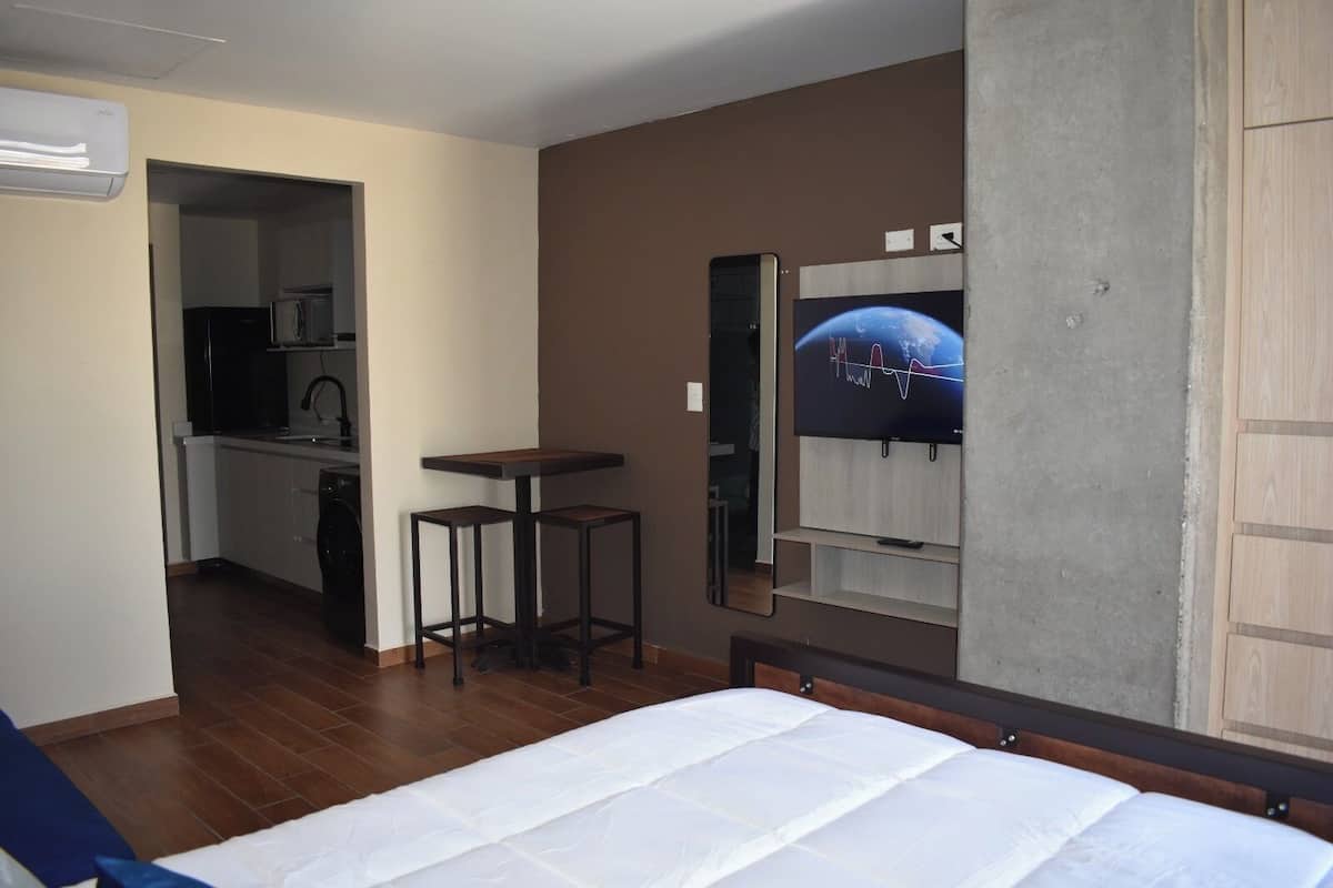Wifi gratis, decoración personalizada y muebles diferentes 