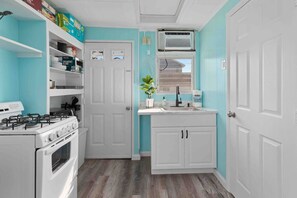 Kochgeschirr/Geschirr/Besteck