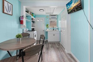 Cookware/dishes/utensils