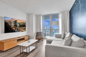 TV - Stylish Condo Near Ocean Resort Amenities Gym 1905 (Hallandale Beach)