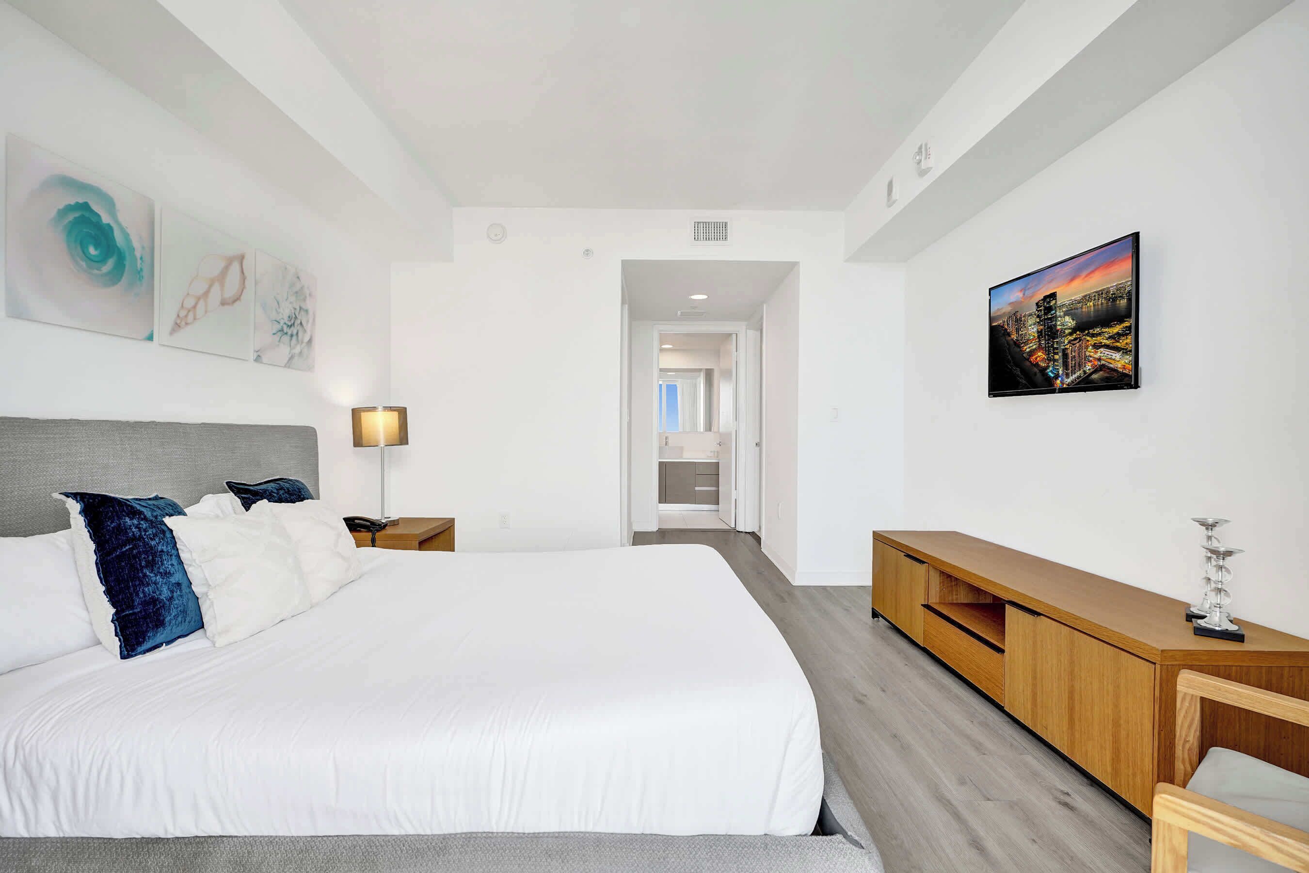 Lovely 1-bedroom Apartment Ocean View - 2704 - Hallandale Beach, FL