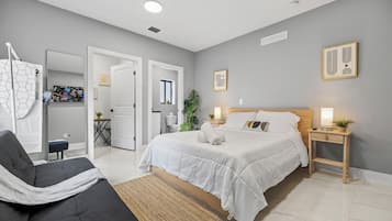 Premium bedding, iron/ironing board, free WiFi, bed sheets