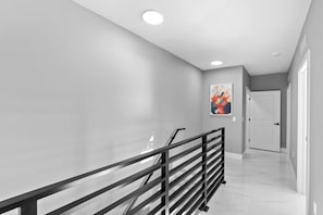 Comfort-lejlighed - 4 soveværelser | Premium-sengetøj, strygejern/strygebræt, gratis Wi-Fi, sengetøj