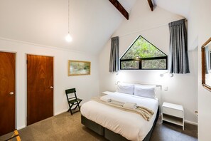 2 bedrooms, iron/ironing board, free WiFi