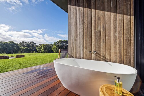 Chalet Coast | Walburra Brook Off-grid Luxury stay