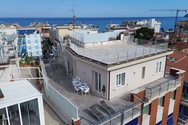 Terrace/patio - Exclusive Penthouse, Sea View, 100m from the beach (Alassio)