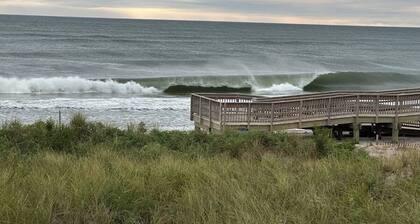 Spacious 4-bedroom house with WiFi and room-by-room ACs in charming Ocean Beach