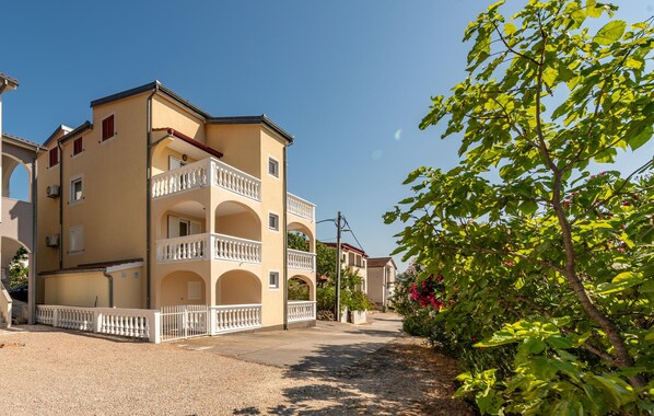 Exterior - Amazing apartment in Seline (Seline)