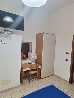 Double or Twin Room | Free WiFi