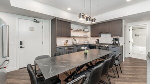 Coffee/tea maker, fridge, microwave, oven - Designed Specifically for Large Families (Canmore)