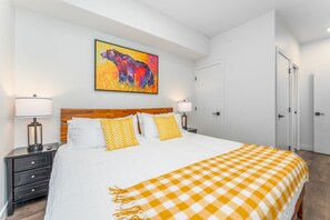 4 bedrooms, iron/ironing board, travel crib, free WiFi