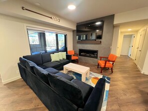 Smart TV, fireplace, table tennis, music library