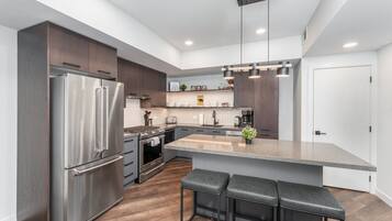 Fridge, microwave, oven, stovetop