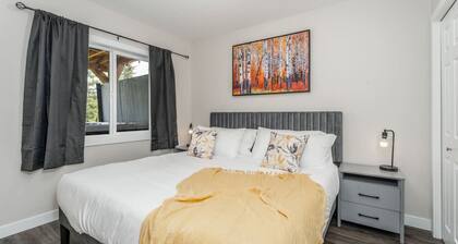 16 Bedrooms / 12 Bathrooms & 32 Beds! + Best Amenities in Canmore