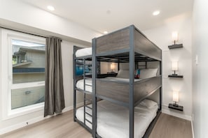 8 bedrooms, desk, iron/ironing board, travel cot