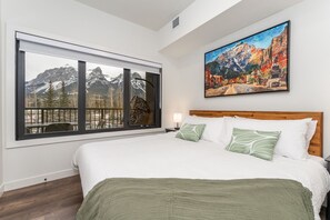 8 habitaciones, escritorio y tabla de planchar con plancha 