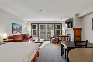 6 soverom, strykejern/-brett, reiseseng for barn og wi-fi (inkludert)