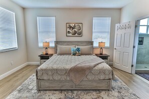 4 bedrooms, iron/ironing board, WiFi, bed sheets - The River House with boat slip and kayaks (Homosassa)