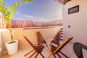 Terrace/patio - Tulum Inspired 3Bedroom Home in Playa del Carmen, Private Rooftop Pool Access (Playa del Carmen)