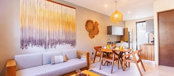 Tulum Inspired 3Bedroom Home in Playa del Carmen, Private Rooftop Pool Access