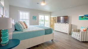 Iron/ironing board, travel crib, WiFi, bed sheets