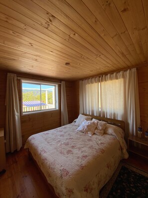 3 bedrooms, bed sheets