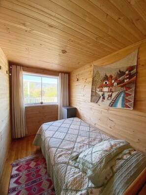 3 bedrooms, bed sheets