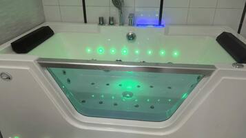 Deluxe studio suite | Badkamer | Pantoffels