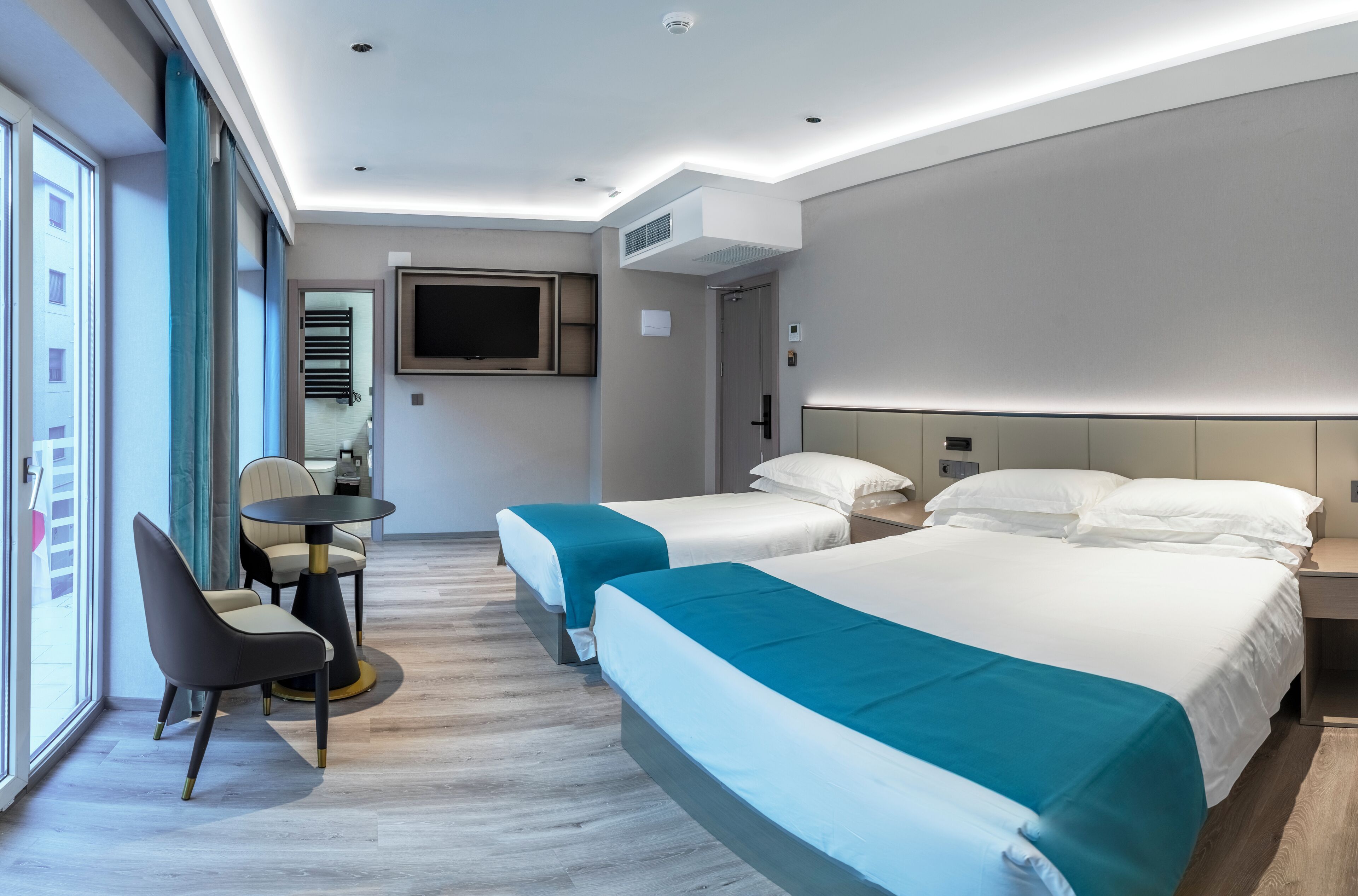 Family Triple Room | In-room safe, blackout curtains, soundproofing, free WiFi