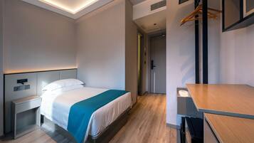 Caja de seguridad en la habitación y cortinas blackout