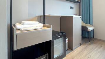 Een kluis op de kamer, verduisterende gordijnen, geluiddichte muren