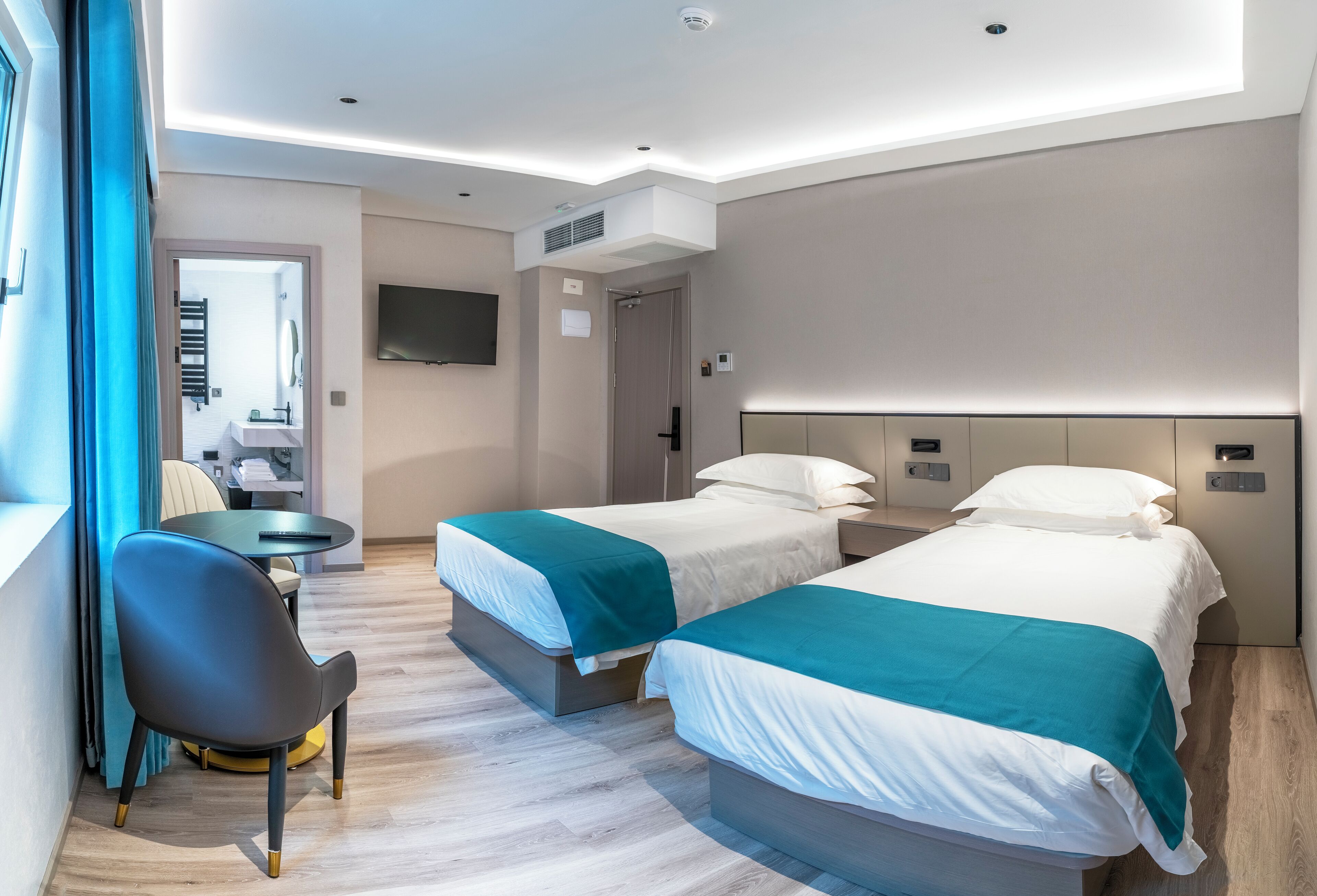 Basic Twin Room | In-room safe, blackout drapes, soundproofing, free WiFi