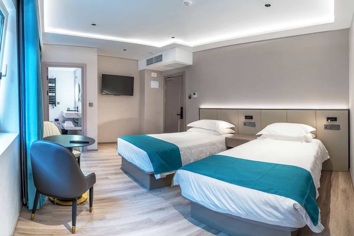 Basic Twin Room | In-room safe, blackout drapes, soundproofing, free WiFi