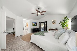 4 bedrooms, iron/ironing board, free WiFi, bed sheets