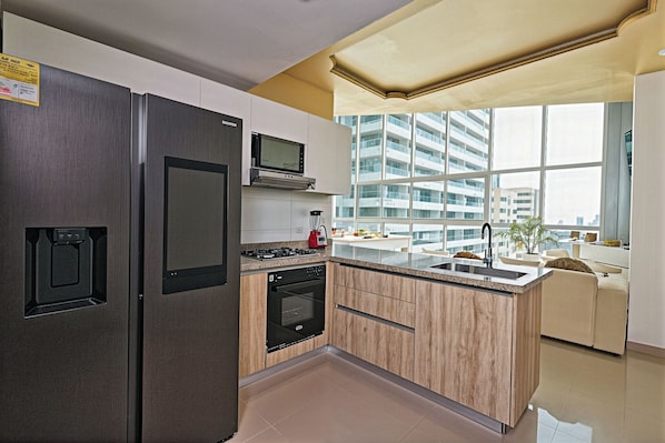 Fridge, microwave, oven, stovetop