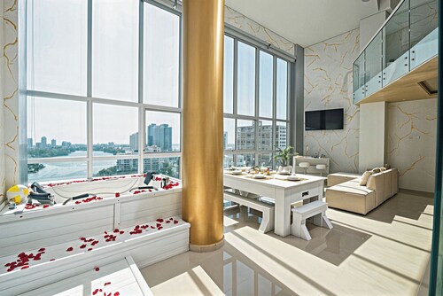 Exclusive Duplex Penthouse with Private Jacuzzi