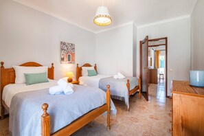 3 dormitorios, Internet, ropa de cama