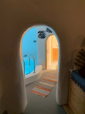 حمام سباحة