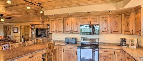 Mikrowelle, Ofen, Herdplatte, Geschirrspüler