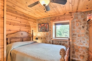 8 bedrooms, iron/ironing board, free WiFi, bed sheets - Black Hills 8-bedroom resort with VIEWS, Privacy, Tranquil, Wind Cave, Game room (HOT SPRINGS)