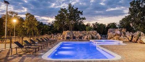 Et oppvarmet basseng