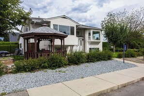 Exterior - Okanagan Escape (Kelowna)