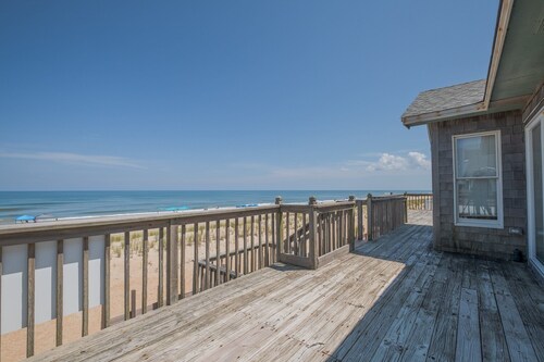 7674- The Sweet Escape, 6-bedroom oceanfront home in Avon