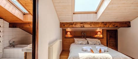 4 slaapkamers, een strijkplank/strijkijzer, reisbedje, wifi