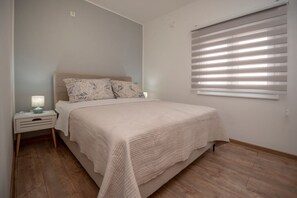 1 camera, ferro/asse da stiro, Wi-Fi, lenzuola