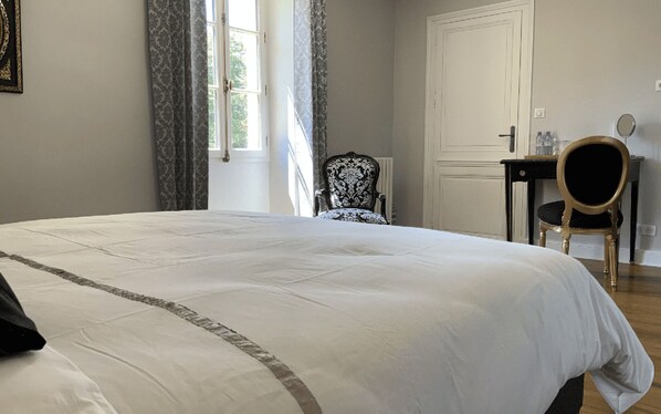 Internet, bed sheets