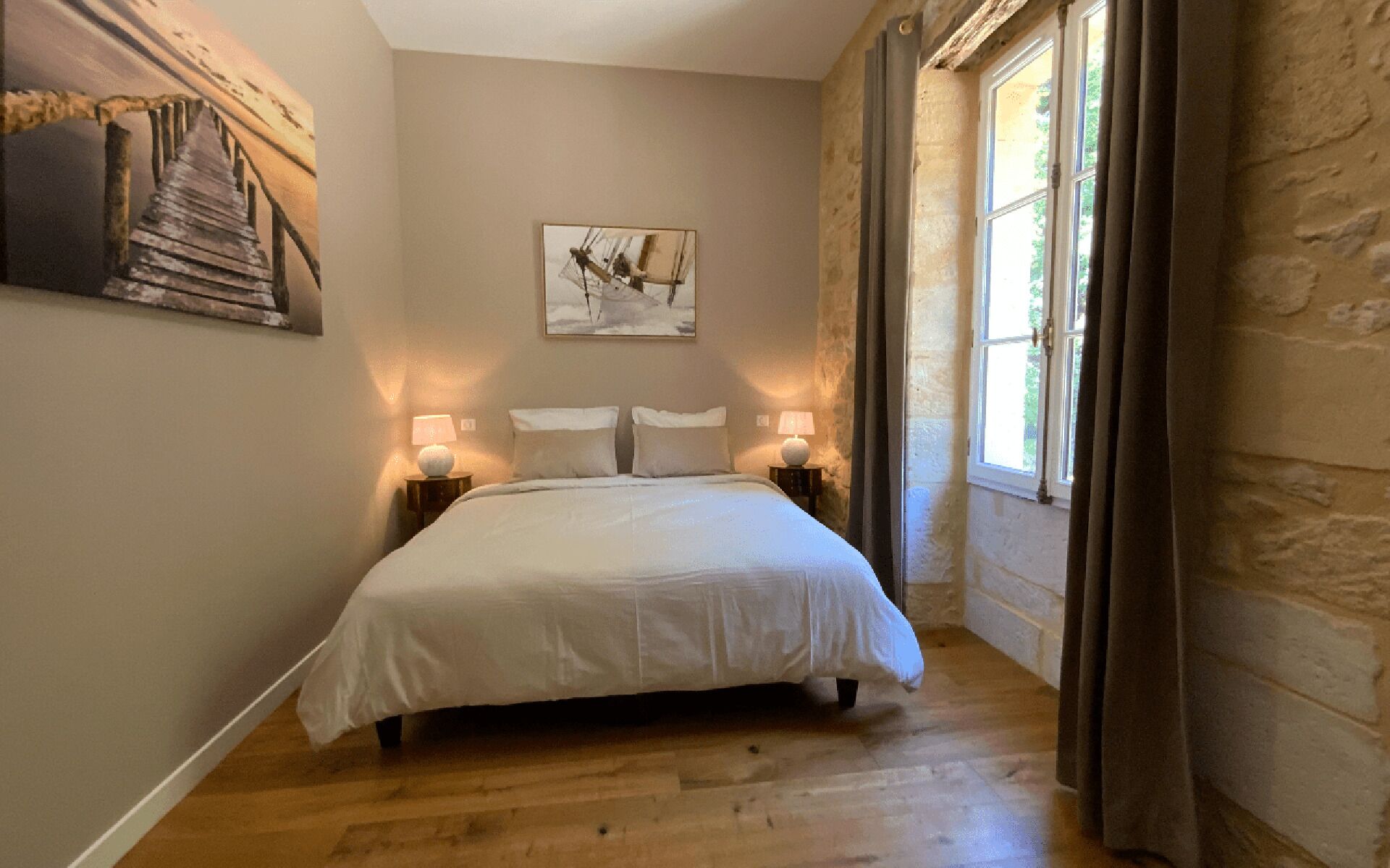 2 bedrooms, internet, bed sheets