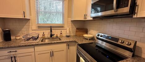 微波炉、烤箱、炉灶、洗碗机