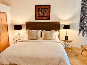 1 bedroom, desk, iron/ironing board, WiFi